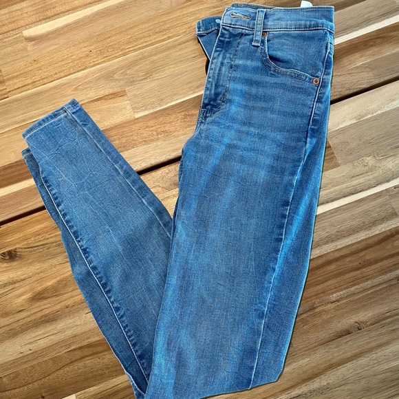Levi’s Mile High Super Skinny Jeans - Picture 2 of 2